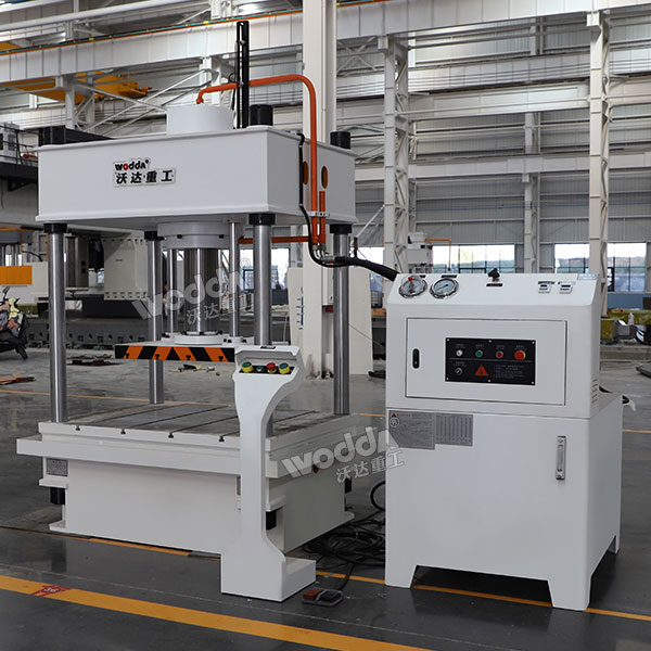 200吨两梁四柱液压机 200吨两梁四柱液压机